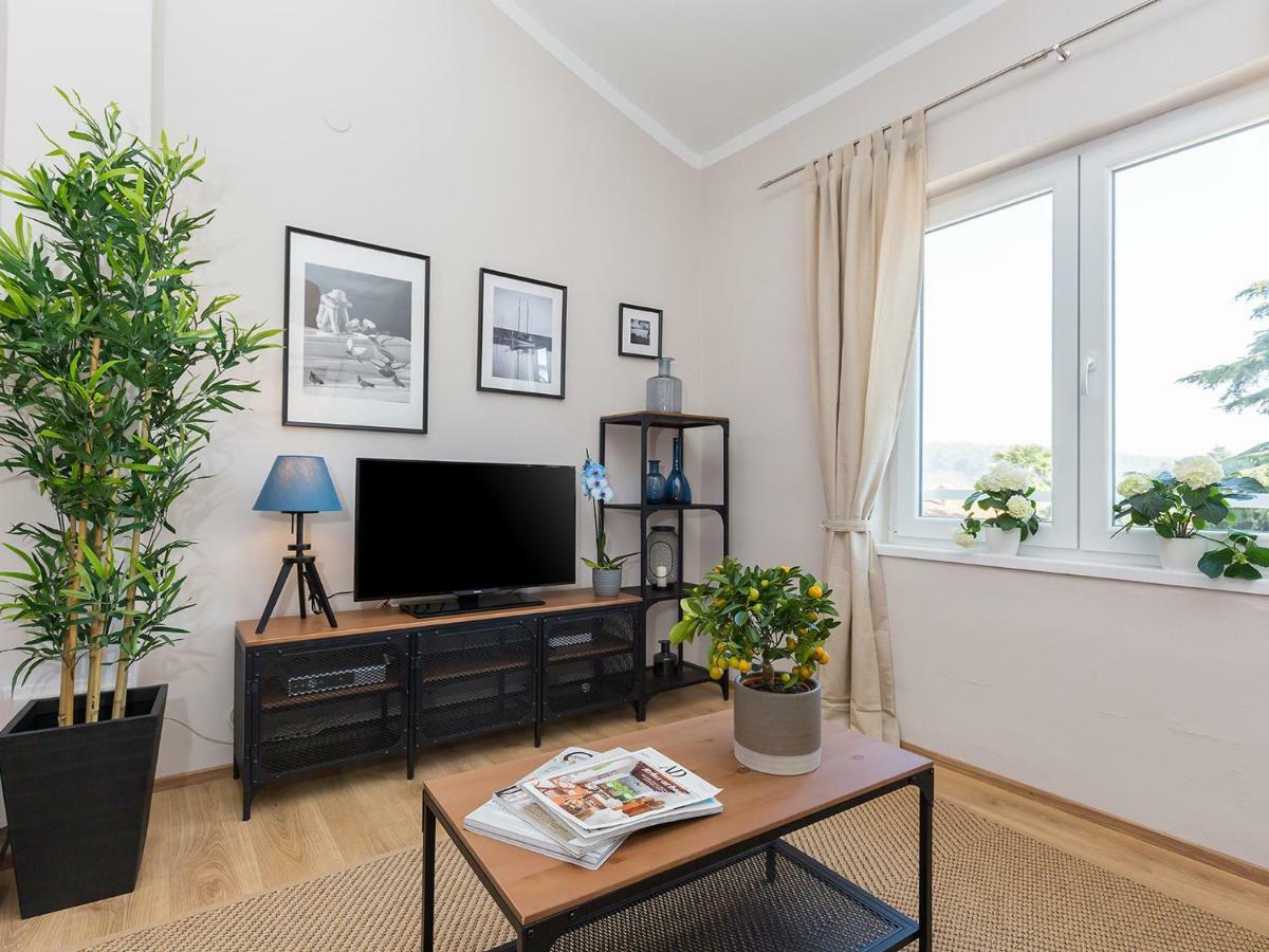 New City Center Design Apartment Πόρετς Εξωτερικό φωτογραφία